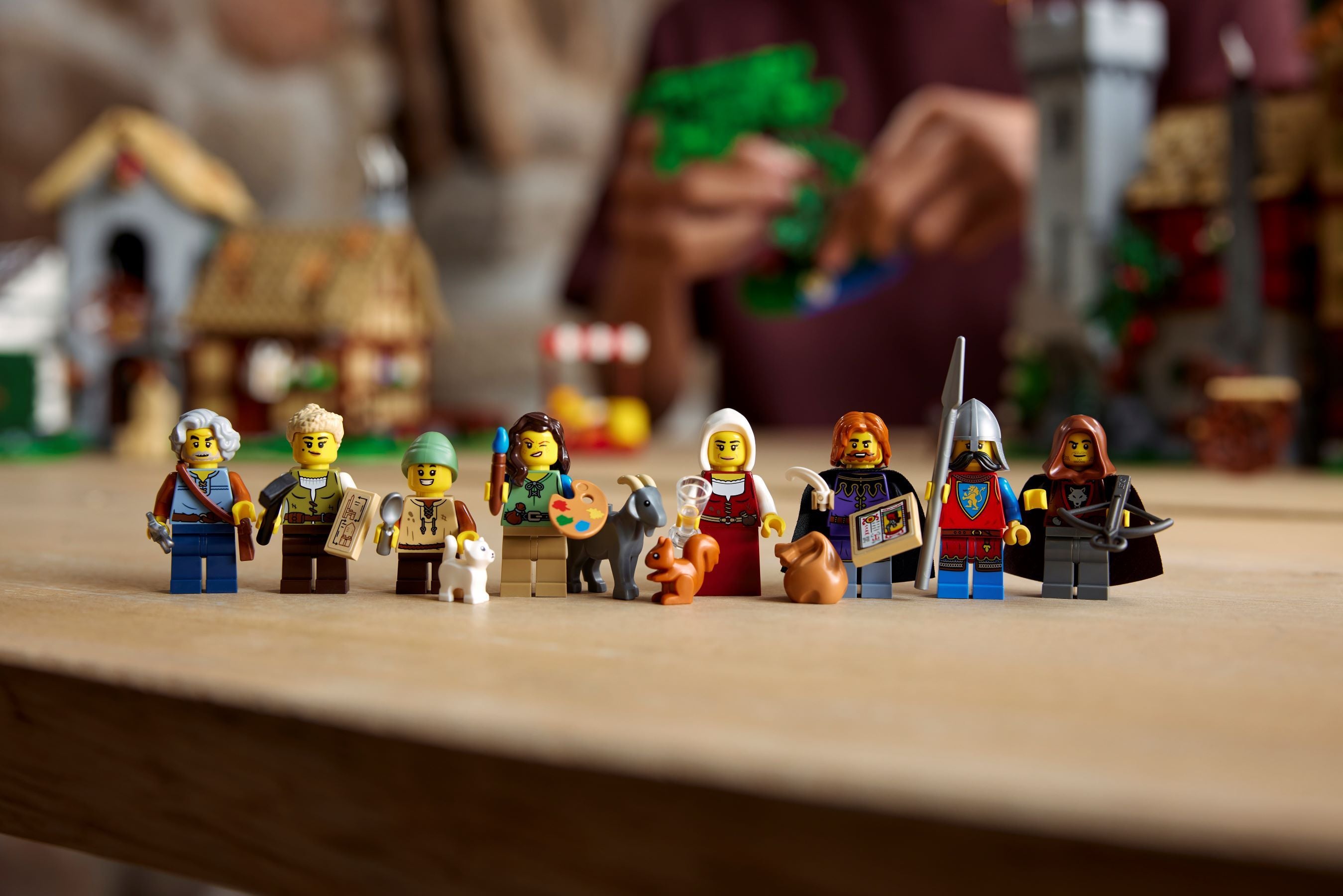 LEGO® Icons 10332 Mittelalterlicher Stadtplatz