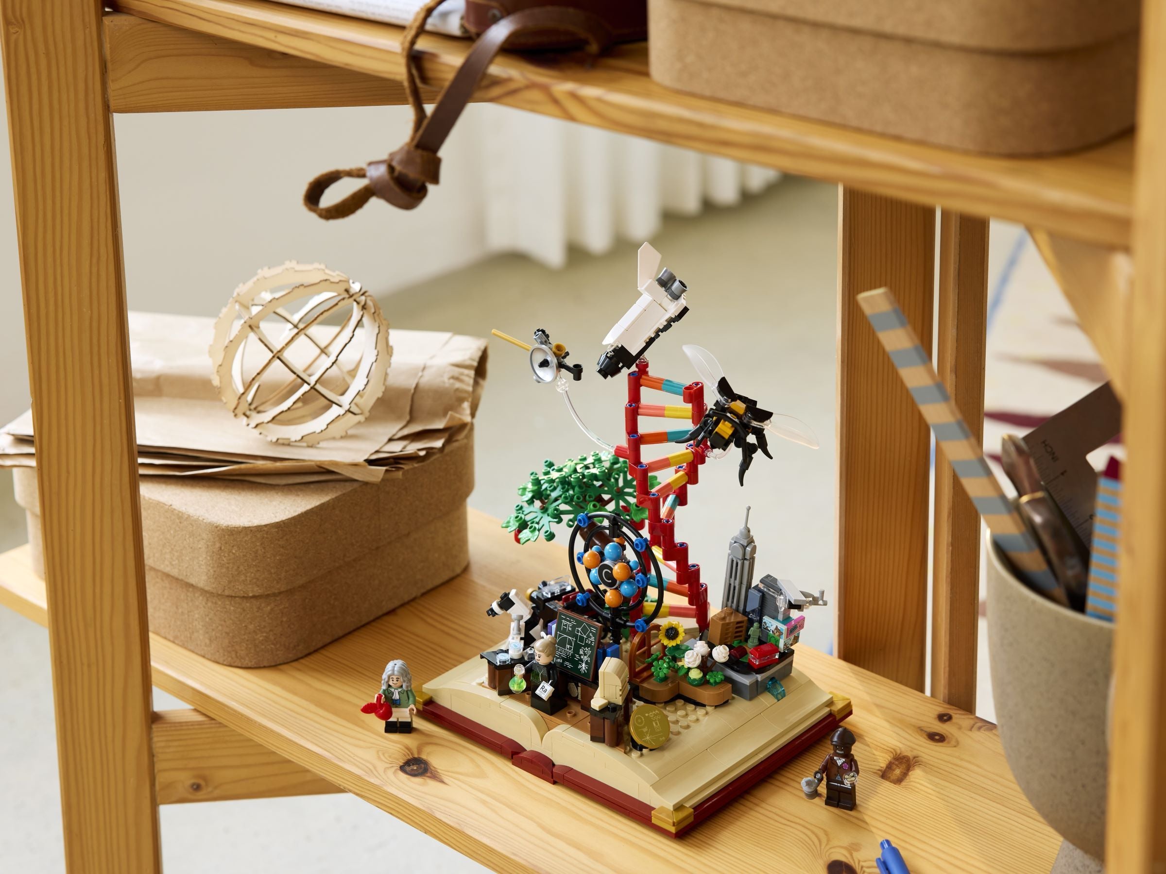 LEGO® Ideas 21355 Die Entstehung von MINT