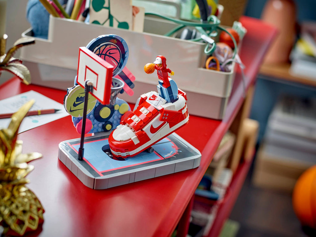 LEGO® 43021 Nike Dunk Trickshot